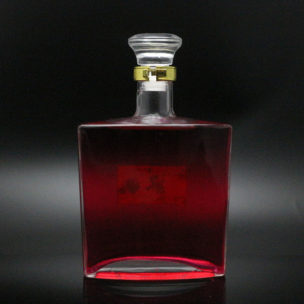 https://www.chglassware.com/uploads/HTB1UDLsKeuSBuNjy1Xcq6AYjFXaXluxury-square-spirits-brandy-cognac-glass-bottle.jpg